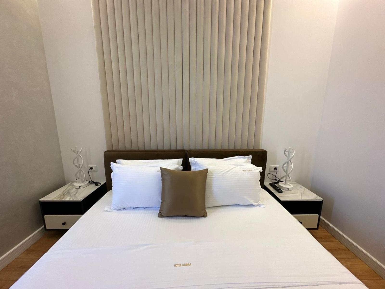 Hotel Ujvara Belsh Extérieur photo