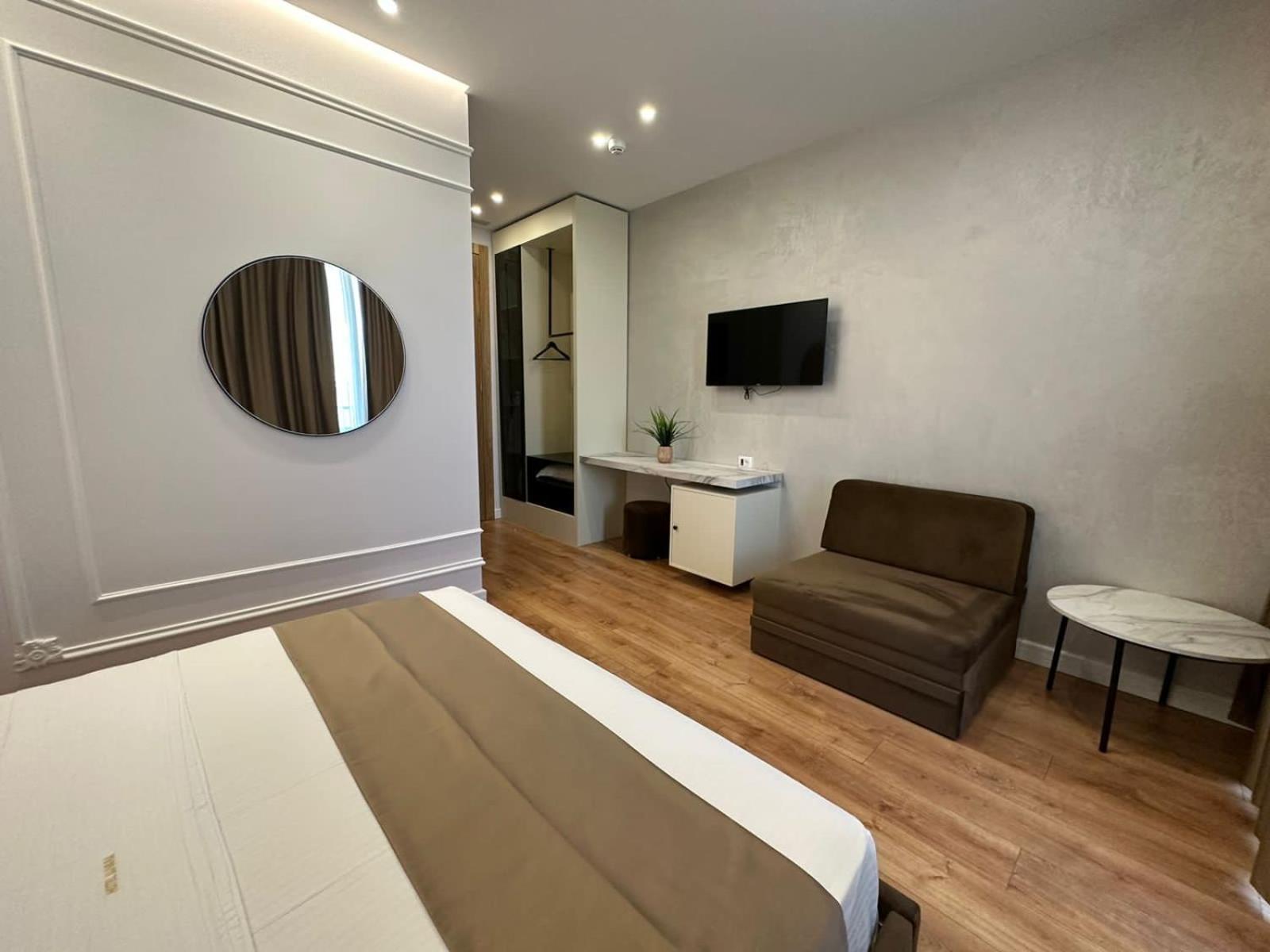 Hotel Ujvara Belsh Extérieur photo